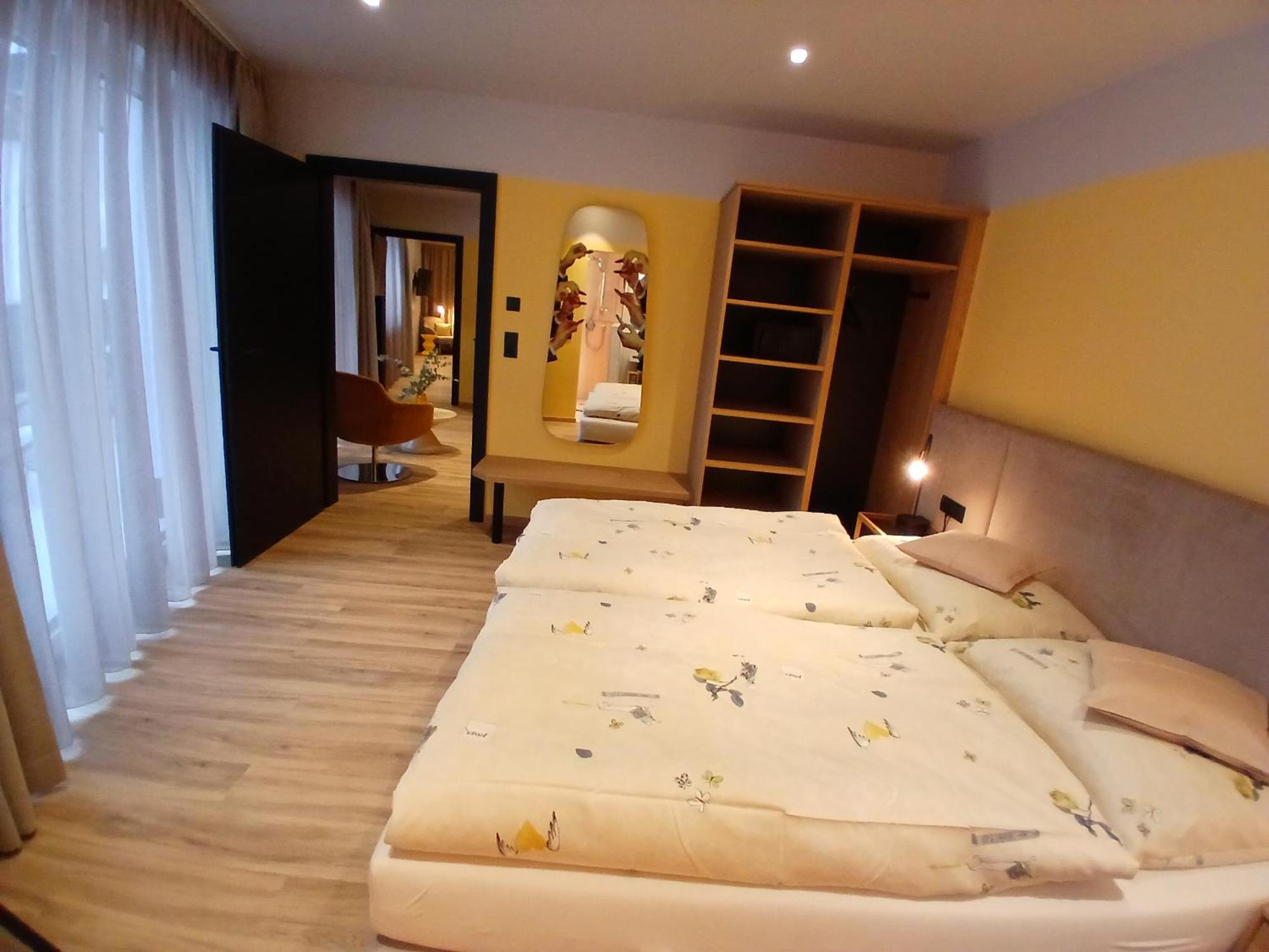 Appartement Lorenzi Solden Exterior photo